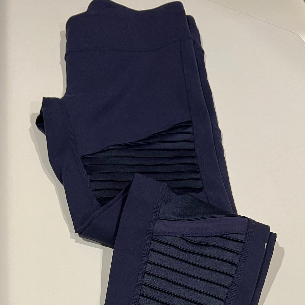 ALO Yoga Navy Ribbed Detail Leggings